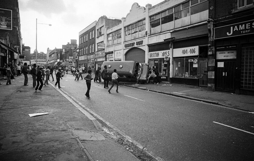 Coldharbour Lane later in the day as things start to turn unpleasant.
The police were making snatch raids on ringleaders using vans, which in those days had no riot protection.